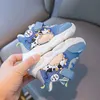 牛かわいいライトスポーツシューズ2021冬の赤ちゃんの女の子と男の子の厚い底のスニーカーキッズファッションフックループブルーPUカジュアルシューズG1025