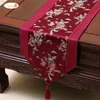 Stolt Rose Chinese Style Satin Runner Cloth Heminredningsflagga med Tassel Creative Table Cover Y200421