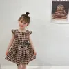 夏の赤ちゃんガールズデザイナードレス子供プリンセスドレスコットンカジュアルスカート甘い女性ピンクカラーサイズ90-140
