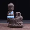 Räuchergefäß Sicherheitsschaumverpackung Kleiner Buddha-Rückfluss-Räuchergefäß Lila Sand Mönch-Räuchergefäß Mini-Keramik-Ornament Fragrance Mountain 507 V2