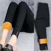 Pantalones para mujer Capris para mujer Plus Terciopelo Ropa de moda de invierno Pies negros femeninos en la cintura Pantalones de lápiz apretados