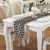 Chinese moderne eenvoudige stijl tafel runner klassieke retro zwart en wit rode theetafel doek mode vlag 210628