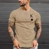 ビンテージポーカーストライププリント半袖Tシャツ男性ファッションOネックティー2021夏の新しいカジュアル原宿メンズストリートウェアプラスサイズx0602