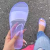 Kvinnor Sandaler 2021 Sommar Utomhus Tofflor Kvinna Slides Transparent Jelly Skor Kvinna Färgglada Strandskor Flats Sandaler