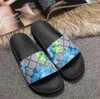 Yeni Moda Erkekler Kadın Sandalet Bayanlar Çevirme Loafer'lar Siyah Beyaz Kırmızı Yeşil Slaytlar Ayakkabı