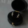 Orecchini a bottone in oro 14k per le donne Semplice foglia di ramo d'ulivo Gioielli per studenti dolci e carini