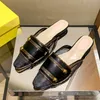 2021 Women Luxurys Designers Le mezze pantofole sono comode e durevoli Infradito da donna Sandali antiscivolo Mocassini piatti Estate