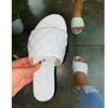 Yaz kadın sandalet 2021 rahat ayakkabılar düz bayanlar slaytlar plaj kadın flip flop tasarımcı lüks sandalias terlik