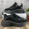 Paris 17FW Chaussures de marche Papa Chaussures Chaussures Femme Triple S Casual Chaussures Baskets pour Hommes Femmes Vintage Old Grandpa Trainer Outdoor