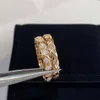 Luxuriöser Modering, kleiner duftender karierter Diamant, Liebespaar, Hochzeitsschmuck ohne Diamanten, mehr Charme, kommt mit exquisitem Paket 6773387