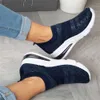 Women's Lightweight Sneakers 2021 Summer New Mesh Breathable Ladies Slip on Casual Running Walking Jump Sport Shoes Female Flats Y0907