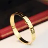 Lyxdesigner skruv Bangle Women En uppsättning förpackning av rostfritt stål Skruvmejselpar Armband Fashion Jewelry Valentine Day Qgqn Qgqn 248T