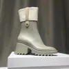 2023 Hög kvalitet Dam Betty Boots Pvc Gummi Beeled Plattform Knähög Tall Regn Boot Svart Vattentät Welly Skor Utomhus Regnskor Hög H