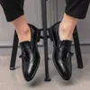 Mężczyźni Sukienka Buty Wiosna Moda Biznes Obuwie Ślubne Człowiek Comfy Skórzany Design Formalne Buty Mężczyźni Europa Styl Men Shoes99