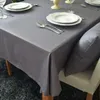 灰色のテーブルクロス