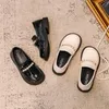 Plana skor Barnens läder Toddler Barn Loafers Baby Girl Black White School for JK Uniform Lolita Princess