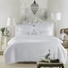 純粋な白い寝具セット