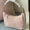 Lüks Tasarımcılar Cüzdan Hobo Çanta Omuz Çantası Bayan Naylon Çantalar Geometrik Debriyaj Yarım Ay Lady Tote Harfler Düz Üçgen Armpit Kürklü Lady Crossbody Çanta