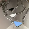 Colliers de mode Designer Bijoux hommes Amour Coeur Pendentifs Triangle de mariage Saint Valentin 5 couleurs Diamant 45 cm Chaîne Or 214i