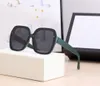 2021 Роскошный дизайнер Летний Стиль Женщин Солнцезащитные очки Супер Свет УФ Защита Фехиона Смешанный цвет поставляется с коробкой