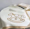 신생아 아기 어린이를위한 고급 디자이너 조랑말 패턴 담요 고품질 코튼 목도리 담요 크기 100 * 100cm 따뜻한 크리스마스 선물 2022