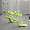 Zomer Mode Fluorescerend Groen Enkel Kruis Strap Vrouwen Sandalen Sexy Lace-Up Vierkante Teen Vrouwelijke Hoge Hakken Feestschoenen