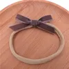 Ny 2,8 tum Velvet Bows Nylon Baby Headband, Solid Hårbåge Med Nylon Headband Nylon Girls Turban Kids Hair Tillbehör