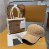 Borse Brand Designer Inverno Pelliccia calda Pelliccia grande Borsa e Caps Donne Luxury BluFrucy Peluche Peluche Peluche Set di cappello