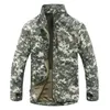 Camouflage Military Tactical Jacket Män Outdoor Softshell Sharkskin Vattentät Fleece Coat Windbreaker Jackor Army Hunt Kläder 211217