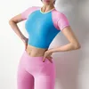 ヨガ衣装のスリングレギンスセットジムトレーニング服の女性スポーツウェア半袖スーツフィットネス女性のスポーツウェア