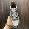 2022 Senaste Style Luxury Design Skor Män Sneakers Läder Stitching Casual Skor Bekväm Fritid Sneaker Mode Sport Andas Sko Man Storlek 39-44