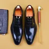 Chaussures de robe pour hommes italiennes Luxe Véritable brevet de la mode Vintage Vintage Rétro Business Business Mariage Chaussures pour hommes A110