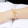 최신 디자인 패션 진주 팔찌 여성 쥬얼리, 트위스트 체인 이탈리아 Bangles 진주 보석, 여성을위한 패션 골드 팔찌 Q0719