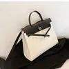 Totes de lujo Bolso de lona casual de gran capacidad Bolsa de mensajero de alta calidad Bolsos de hombro de diseñador para mujer Mango de cuero suave Diseño simple Cross Body HBP