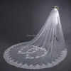 Bridal Veils Prachtige een-laag tule Long Wedding Lace met Comb QY 269O