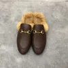 2021 Mode Frauen Männer Leder Halbe Hausschuhe Slides Klassische Metallschnalle Stickerei Stylist Schuhe Sandalen Müßiggänger Herbst Winter Warme Wolle Slipper Box