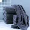 Branco grande toalha de banho el espessado peito de peito absorvente absorvente por atacado beleza salão de beleza cama cinza cama. 210728.