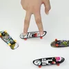 Parmaklar egzersiz oyuncak mini masaüstü parmak paten yatılı yaratıcı grafiti kaykay parmak plastik klavye el bilek çocuk hediyeler
