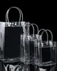 透明なプラスチック製のハンドバッグ