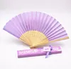 Party Favors Fashion Grawerowane Folding Hand Silk Fan Fold Vintage Fani z Organza Torba Prezent Dostosowany Prezent Ślubny SN3117