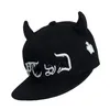 Der neueste Brief gestickt Ox Horn Baseball Cap Men039s und Women039s Trendy Hip Hop Casual Flat Brim Hat1608655