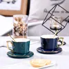 Tazze di tazze di lusso di lusso minimalista tazza di caffè in ceramica con cucchiaio nordico casa pomeriggio tè di alta qualità porcellana e piattino di alta qualità set MM60BED