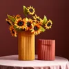 Стиль Nordic Value Vause Современный домашний декор аксессуары для гостиной моделирования букета ваза керамический столешница бар счетчик ваза 210310