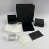 CH Stamp Camellia Schmuck Geschenk- und Einzelhandelsboxen Schwarze Kraftverpackung Armband Halskette Ring Box Weihnachten Neujahr Geschenk 7 Stück/Sets C030