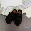 デザイナーの木質レトロスリッパ女性フラットミュラーぬいぐるみサンダル冬屋内暖かいウールの靴レザーフォックスファースリッパ女性スライドゴムG561
