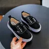 Canvas Spring Children Shoes Boy Sneakers الخريف أزياء الأطفال غير الرسميين الفتيات المسطحات الرياضة تشغيل الطالب 211022