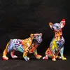 Yaratıcı Sanat Chihuahua Renkli Küçük İngilizce Reçine Köpek El Sanatları Ev Dekorasyon Renk Modern Basit Ofis Masaüstü Craft 211101