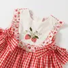 Spanska stil barn klänningar för flickor broderi jordgubbe plaid båge ärmlös prinsessa baby kläder e9127 210610