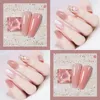 doorschijnende roze nagels