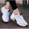 2022 Casual Plus Size Damesschoenen Koreaanse Student Kussen Zacht Bodem Ademend Casual Running Shos Flying Geweven Sportschoen Dames M2028